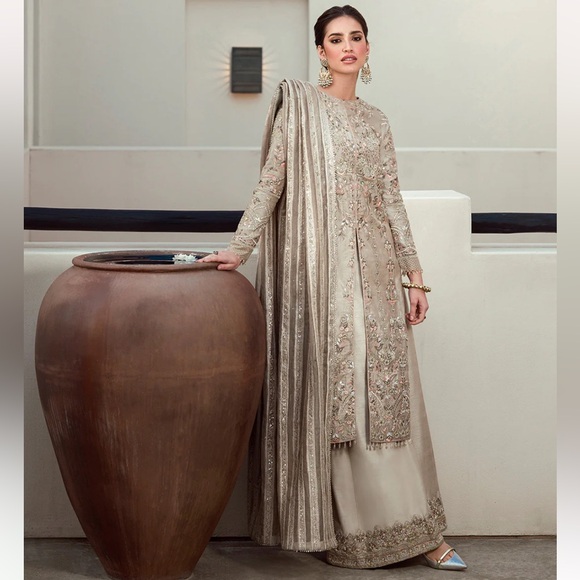 Faiza Saqlain - Arsh - Pakistani 3 piece outfit - Picture 2 of 10